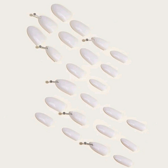 White presson nails - Picture 4 of 4